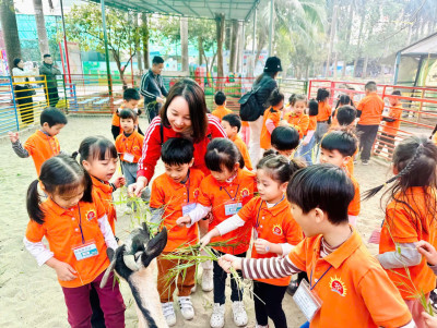 HÀNH TRÌNH "ĐI MỘT NGÀY ĐÀNG HỌC MỘT SÀNG KHÔN"